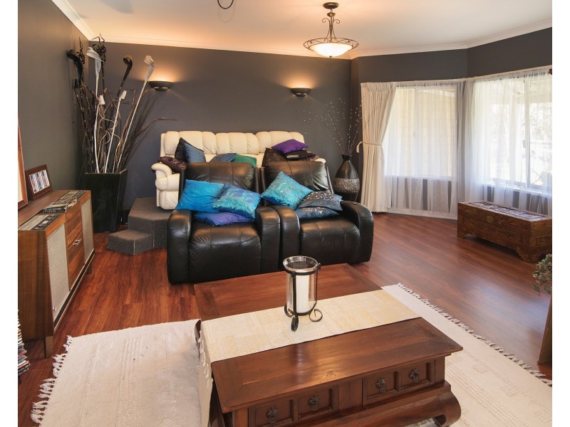 1 Kalgaritch Avenue, West Busselton WA 6280