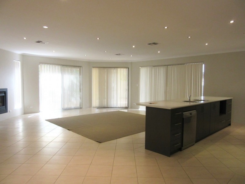 2/14 Thomas Street, Busselton WA 6280