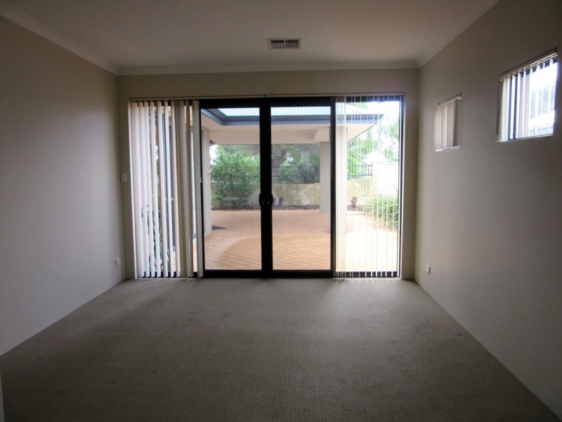 2/14 Thomas Street, Busselton WA 6280