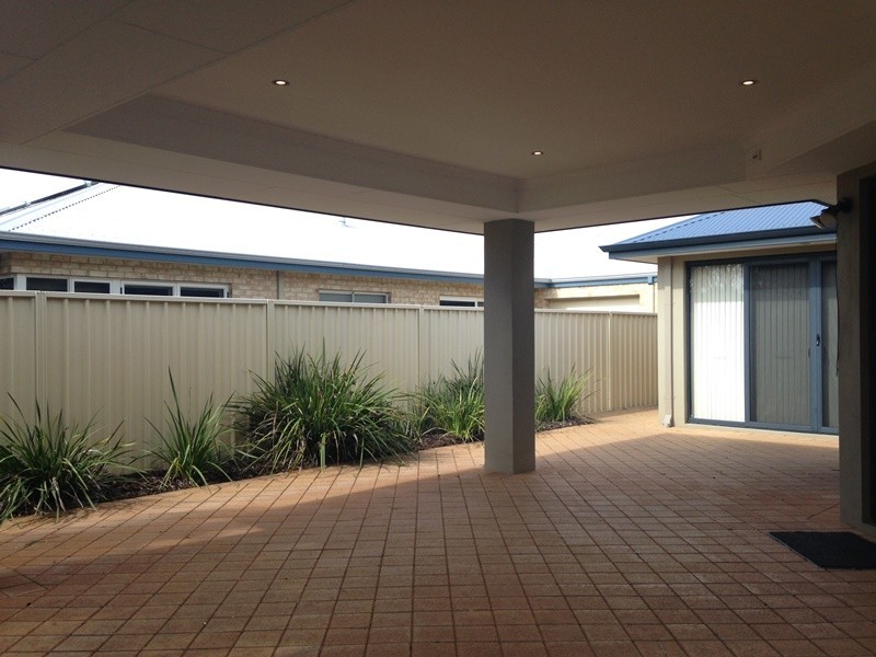 2/14 Thomas Street, Busselton WA 6280