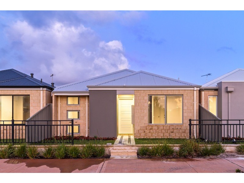 3/2 Mackerel Avenue, Kealy WA 6280