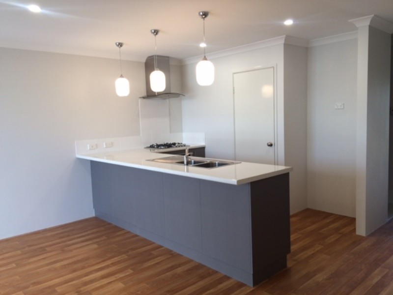 3/2 Mackerel Avenue, Kealy WA 6280