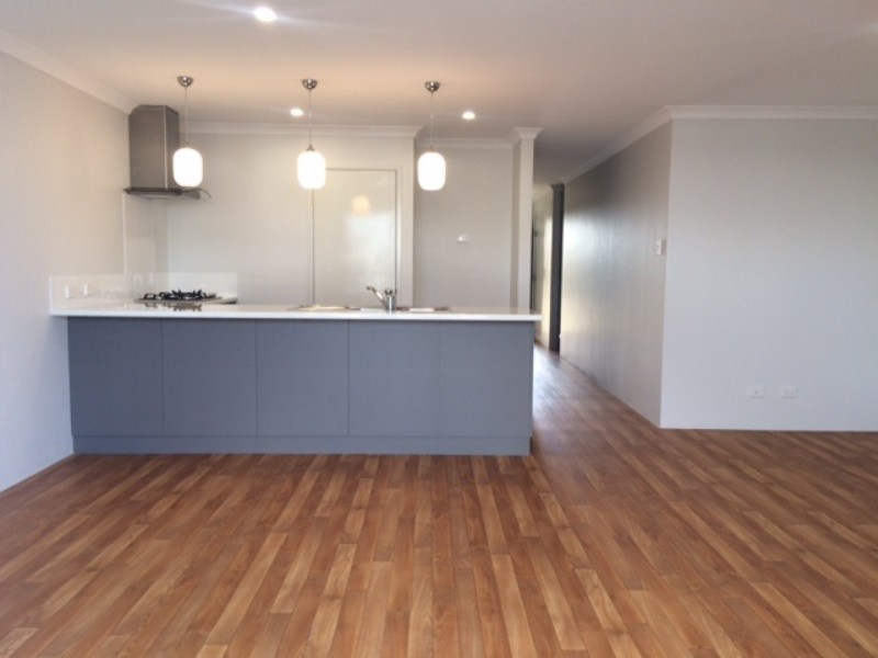 3/2 Mackerel Avenue, Kealy WA 6280