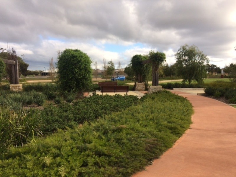 3/2 Mackerel Avenue, Kealy WA 6280