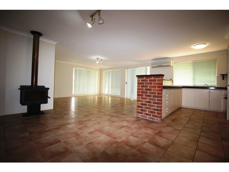 25 Harwood Road, Geographe WA 6280