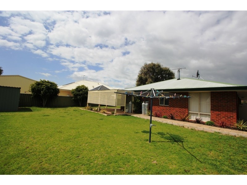 25 Harwood Road, Geographe WA 6280
