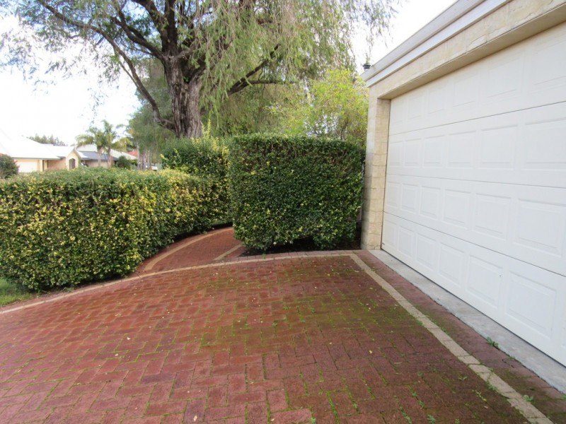 11 Jabiru Place, Geographe WA 6280