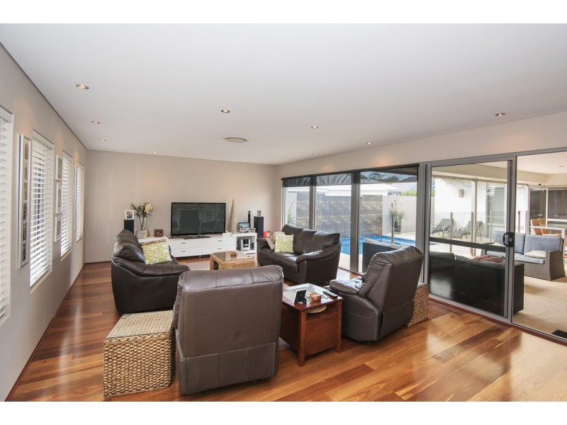 7 Tip Dray Terrace, West Busselton WA 6280