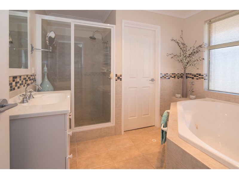 17 Jabiru Place, Geographe WA 6280