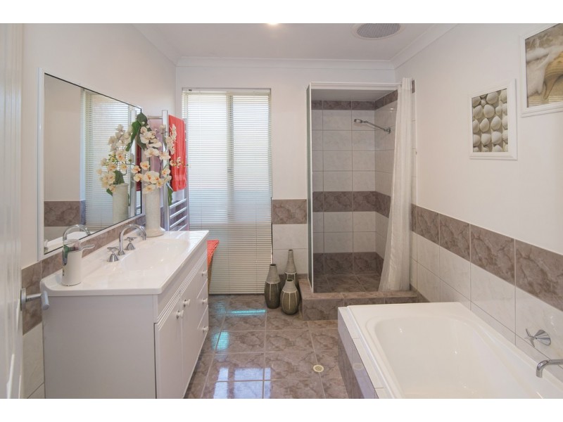 17 Jabiru Place, Geographe WA 6280