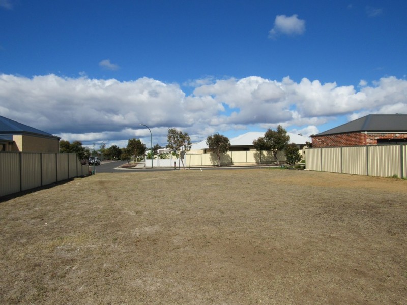 13 Daly Rd, Yalyalup WA 6280