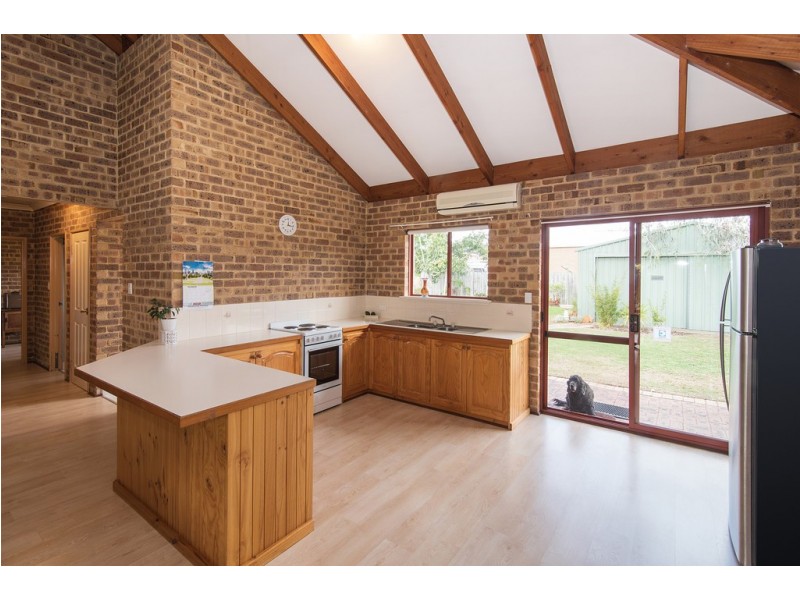 8 Hakea Way, Dunsborough WA 6281