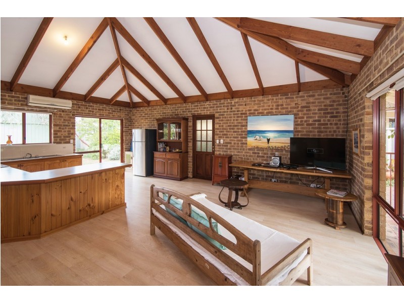 8 Hakea Way, Dunsborough WA 6281