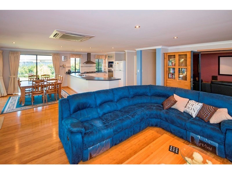 7 Esperia Close, West Busselton WA 6280