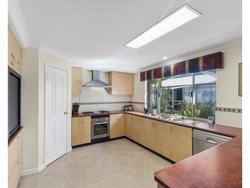 6 Angus Close, Bovell WA 6280