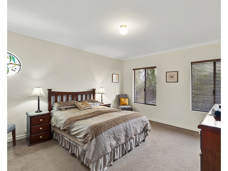 6 Angus Close, Bovell WA 6280