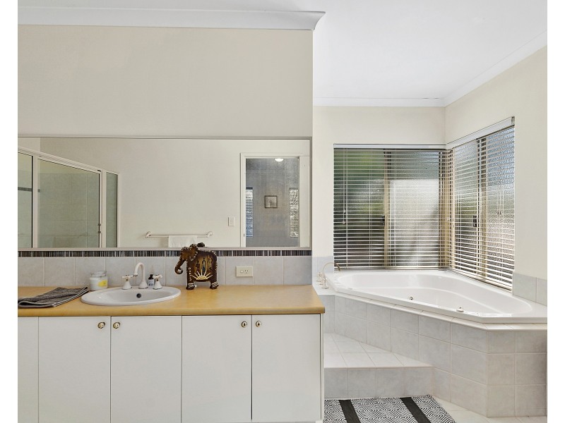 6 Angus Close, Bovell WA 6280