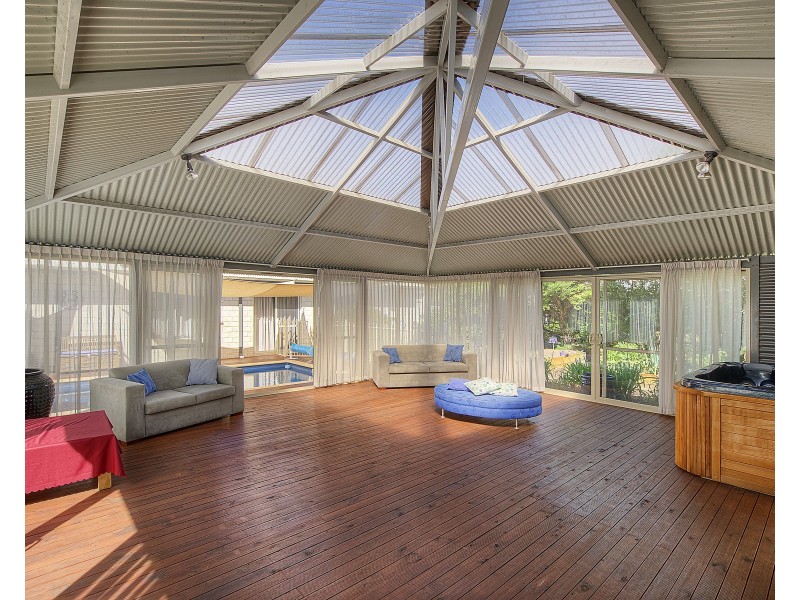 6 Angus Close, Bovell WA 6280