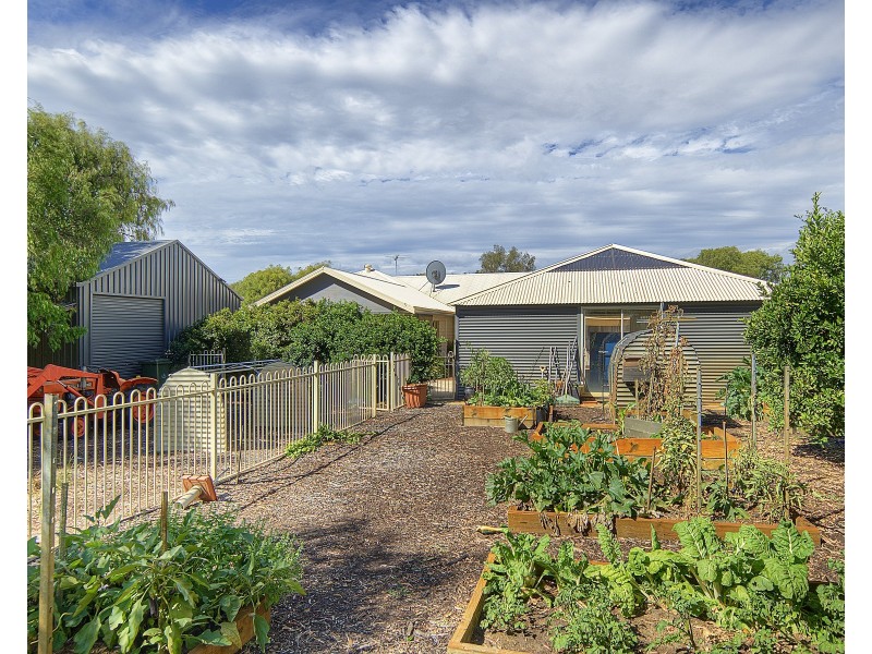 6 Angus Close, Bovell WA 6280
