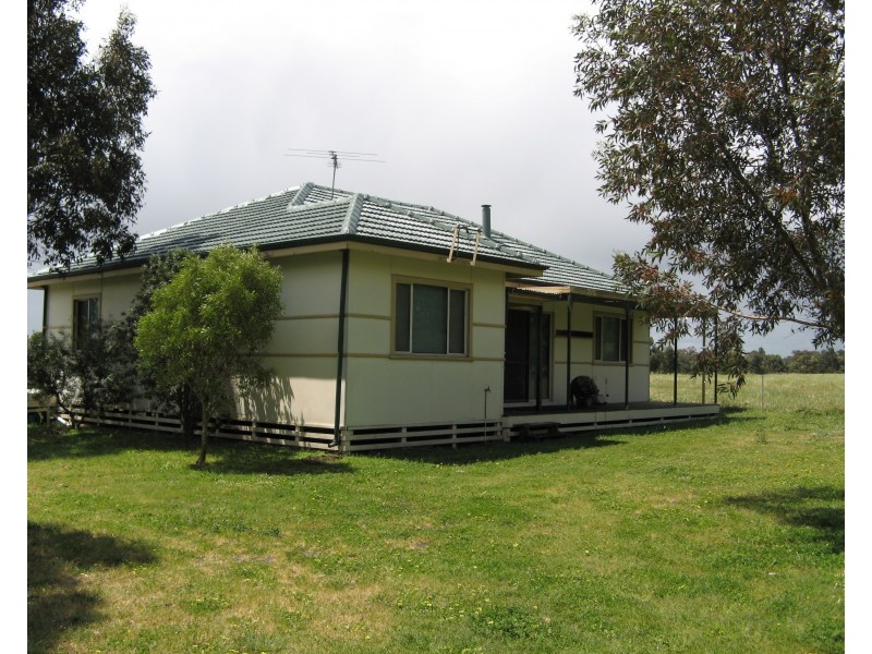 64 Espinos Road, Sabina River WA 6280