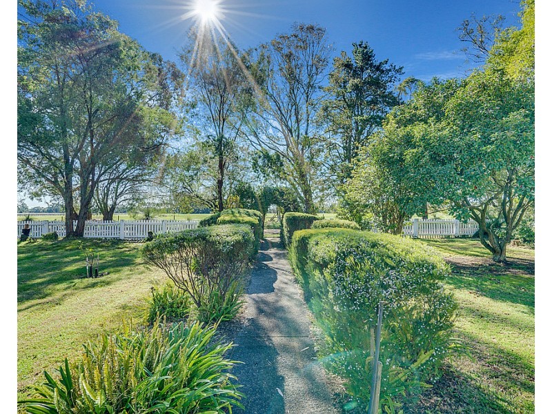 64 Espinos Road, Sabina River WA 6280