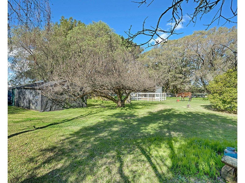 64 Espinos Road, Sabina River WA 6280