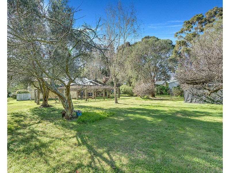 64 Espinos Road, Sabina River WA 6280