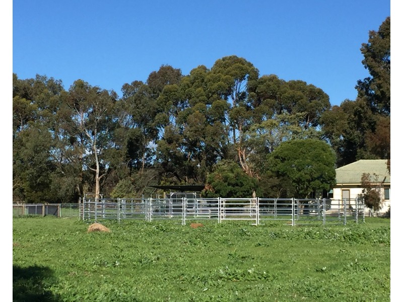 64 Espinos Road, Sabina River WA 6280