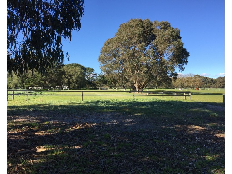 64 Espinos Road, Sabina River WA 6280