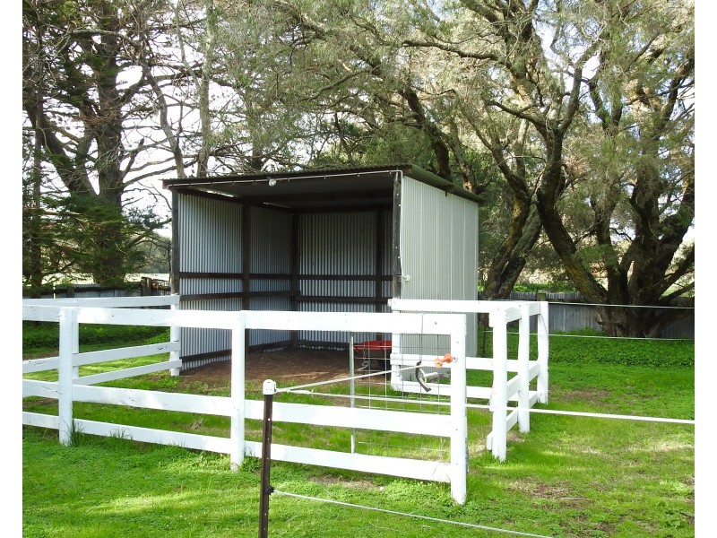 64 Espinos Road, Sabina River WA 6280