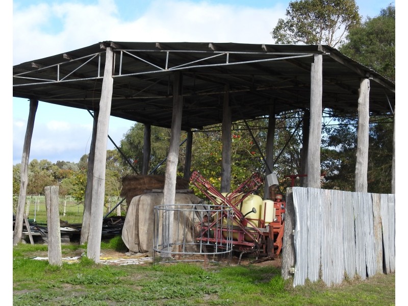 64 Espinos Road, Sabina River WA 6280