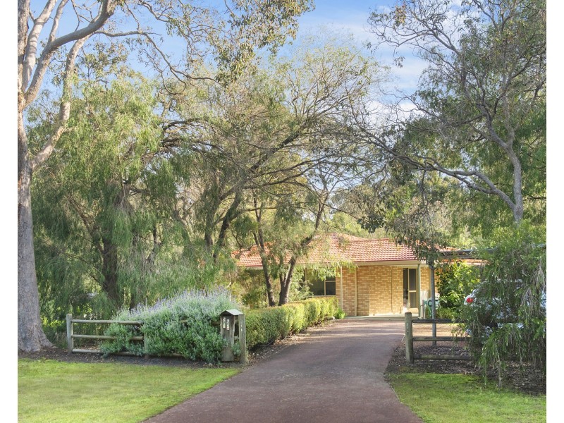 25 Kalgaritch Avenue, West Busselton WA 6280