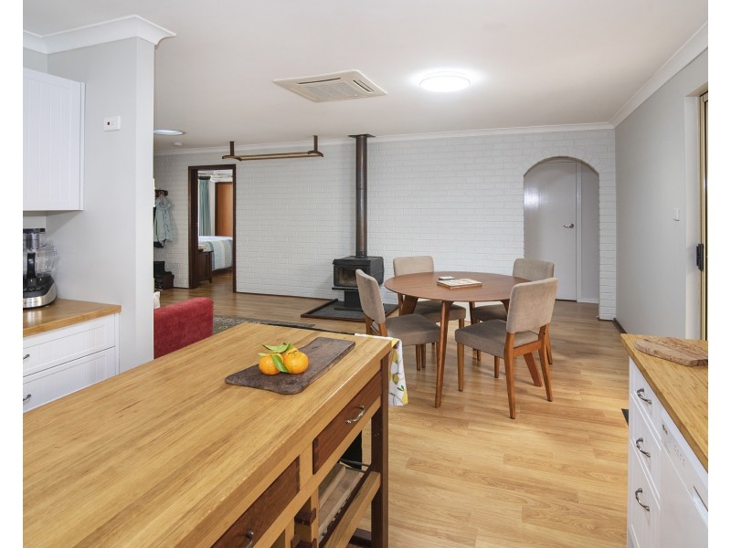 25 Kalgaritch Avenue, West Busselton WA 6280