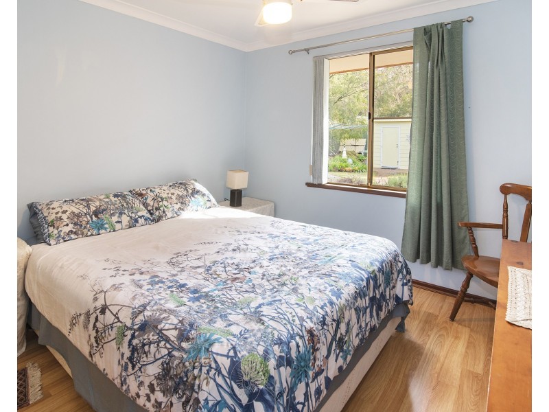 25 Kalgaritch Avenue, West Busselton WA 6280