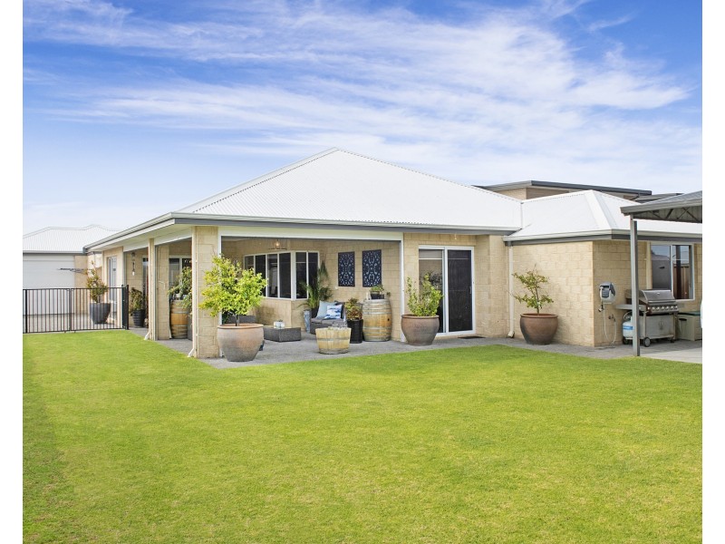 42 Bell Drive, Broadwater WA 6280