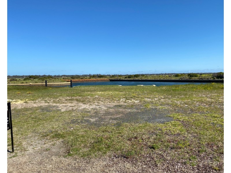 16 Lanyard Boulevard, Geographe WA 6280