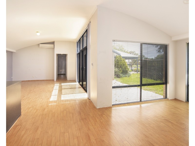 2 Woollybush Turn, Broadwater WA 6280