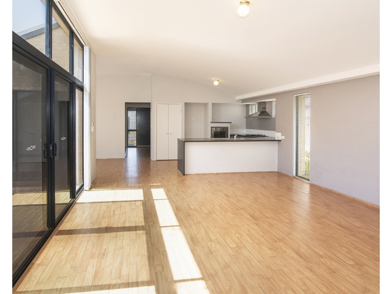 2 Woollybush Turn, Broadwater WA 6280