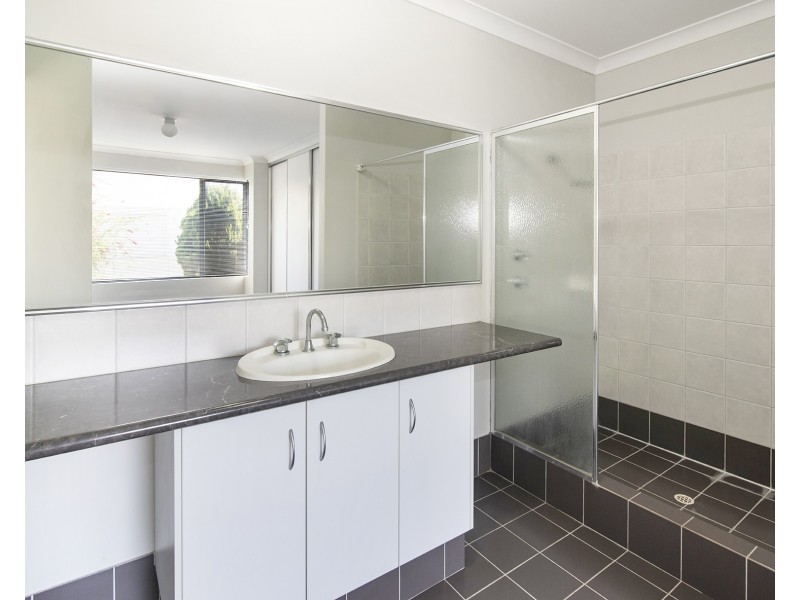 2 Woollybush Turn, Broadwater WA 6280