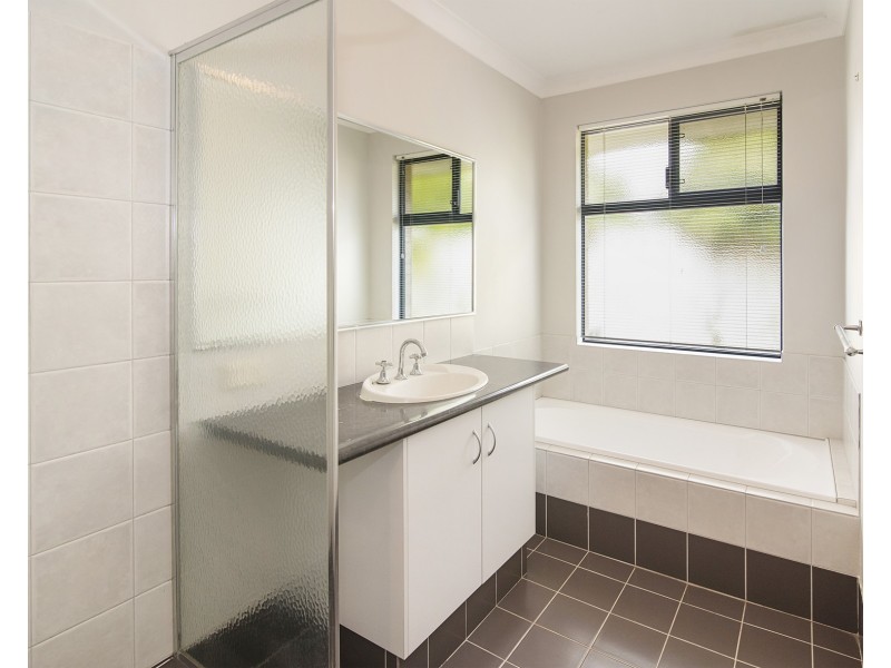 2 Woollybush Turn, Broadwater WA 6280