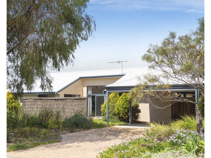 2 Woollybush Turn, Broadwater WA 6280