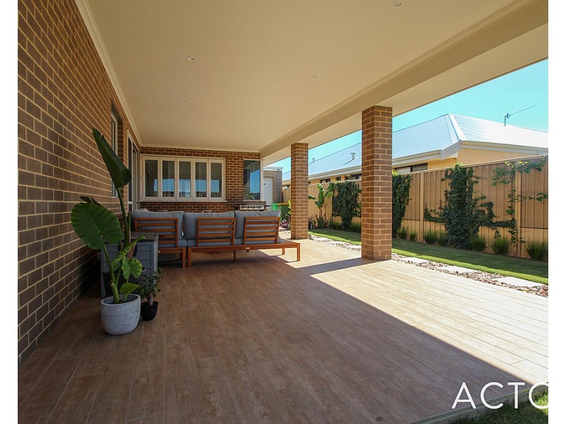 11 Rivergum Way, Glen Iris WA 6230