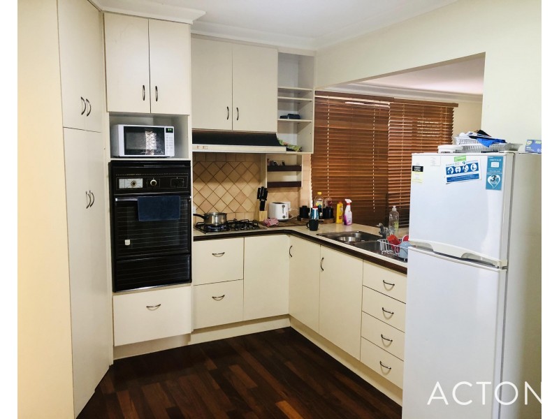 8 Hales Street, Carey Park WA 6230