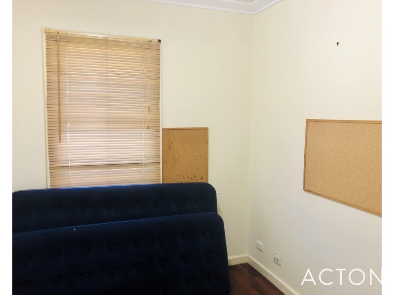 8 Hales Street, Carey Park WA 6230