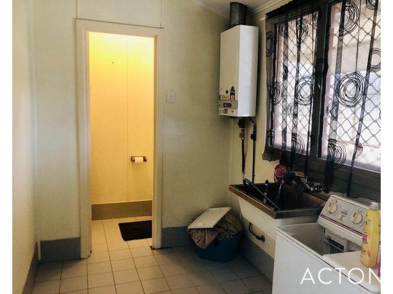 8 Hales Street, Carey Park WA 6230