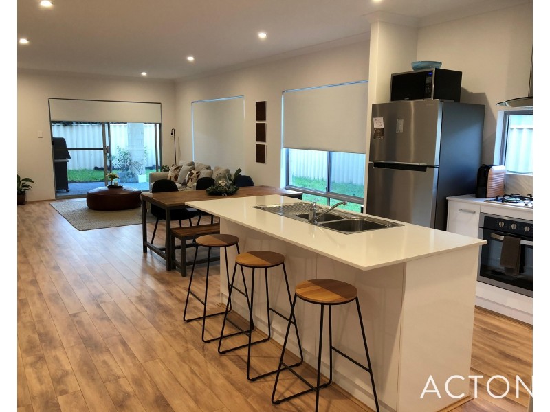 11 Toulon Way, Yalyalup WA 6280