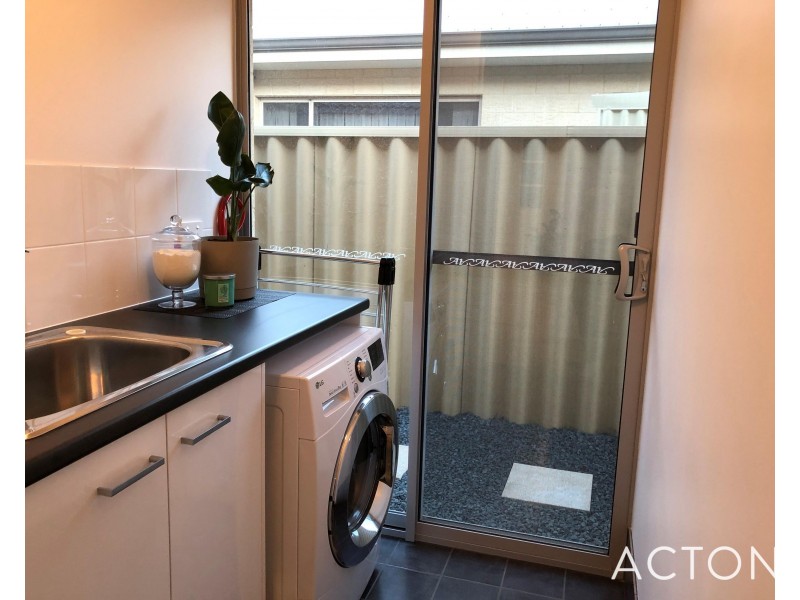 11 Toulon Way, Yalyalup WA 6280