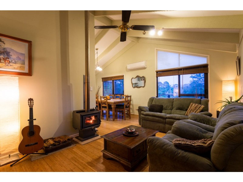 8 Suzen Court, Mooloolah Valley QLD 4553