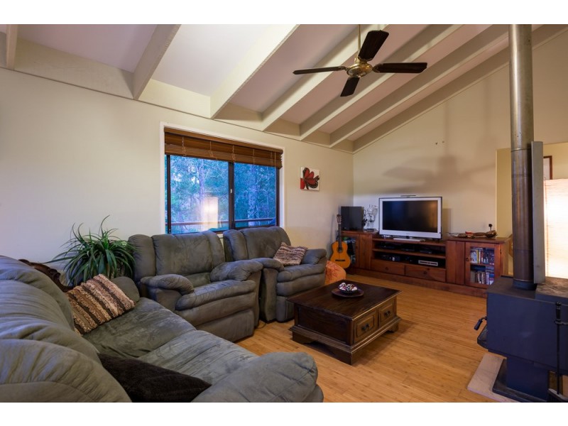 8 Suzen Court, Mooloolah Valley QLD 4553