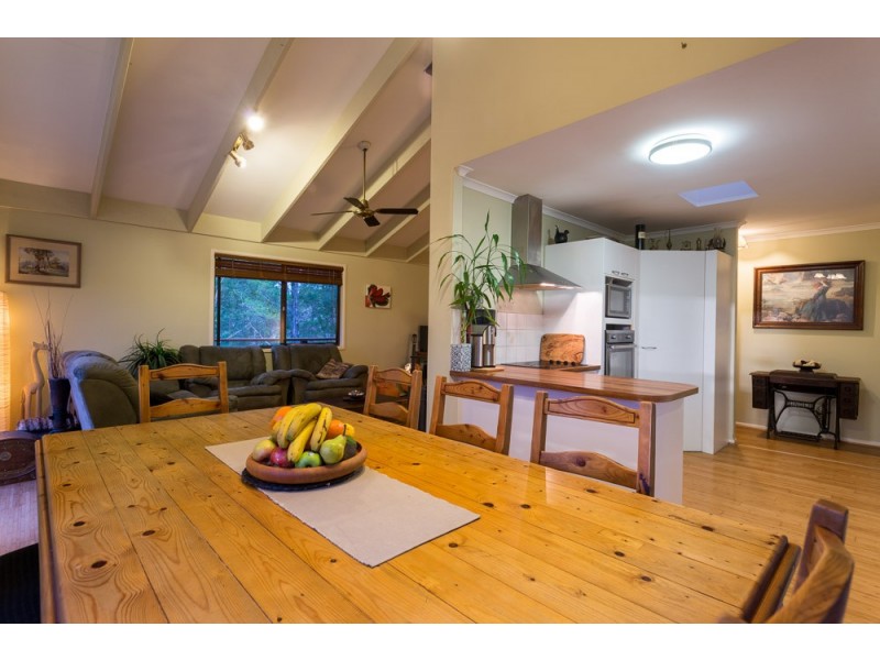 8 Suzen Court, Mooloolah Valley QLD 4553